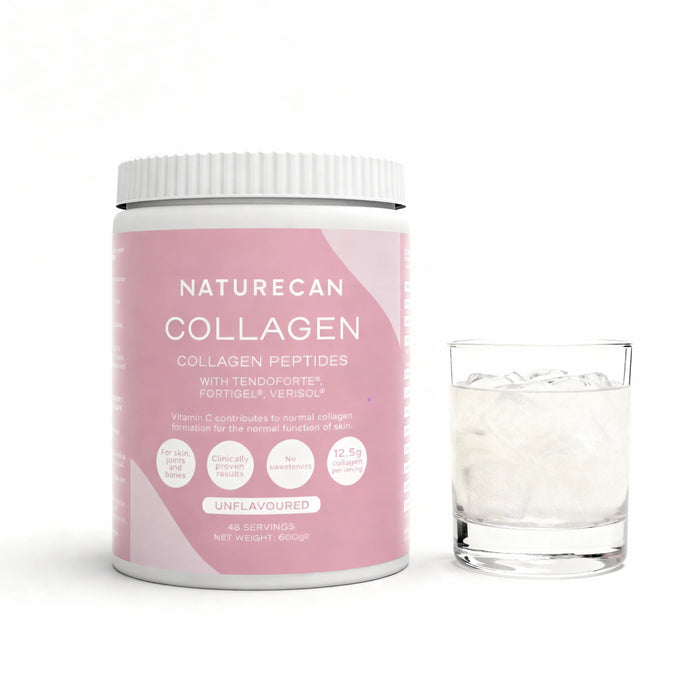 Lyserød dåse med Naturecan Collagen ved siden af et glas med isterninger
